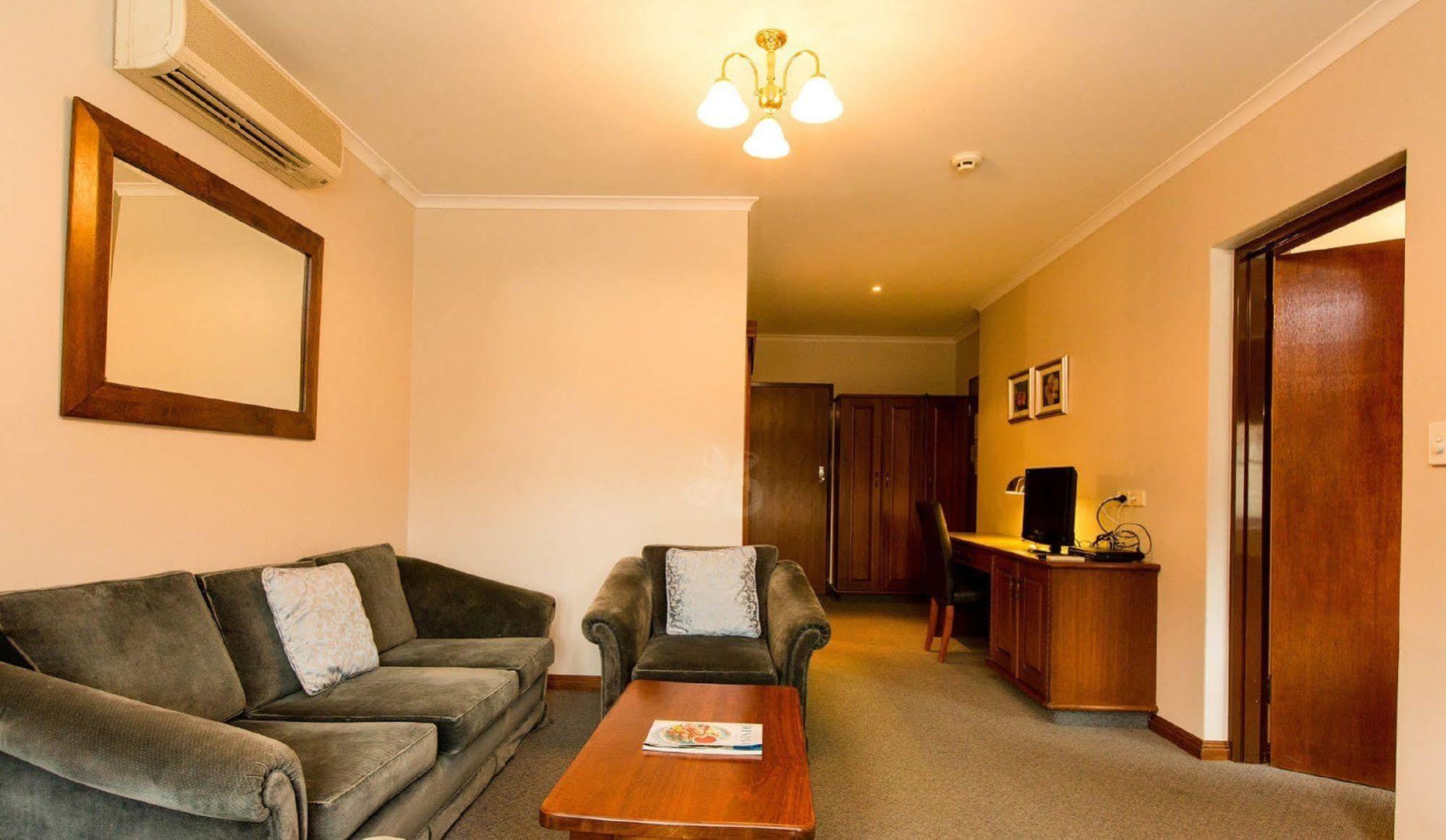 Adelaide Inn Εξωτερικό φωτογραφία